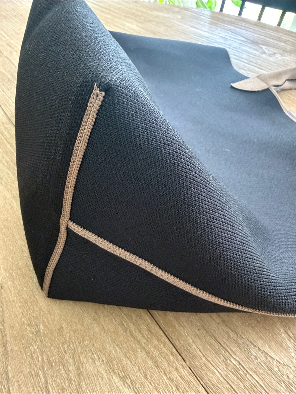 Rothy’s Lightweight Tote Black Portobello - Picture 5 of 9